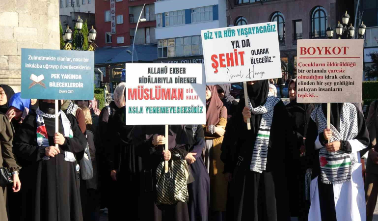 Erzurumda Sağlıkçıların Gazze İçi̇n Sessi̇z Yürüyüşü