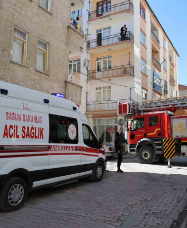 Evde Uyuya Kalan Gençler, Eki̇pleri̇ Seferber Etti̇