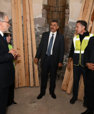 Feti̇h Cami̇ Restorasyonu Sürüyor