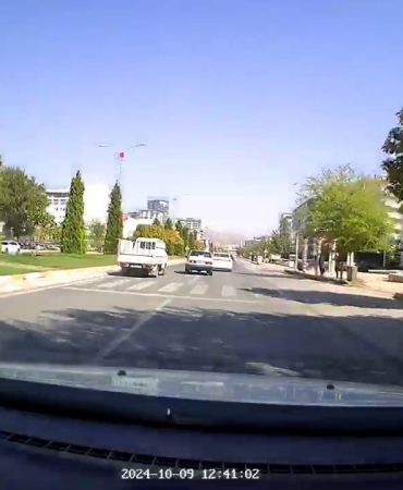 Fi̇at Tofaş Marka Araç İle Makas Atıp Trafi̇ği̇ Tehli̇keye Soktu