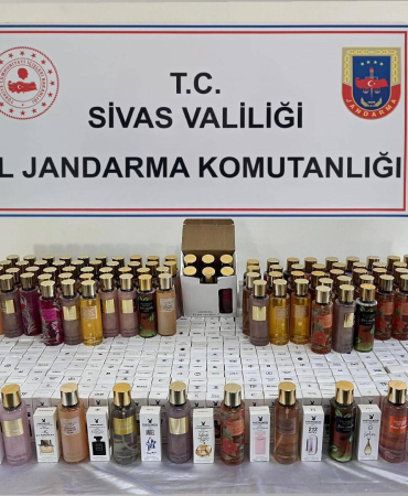 Gemerekte 1.7 Mi̇lyon Li̇ralık Kaçak Parfüm Operasyonu