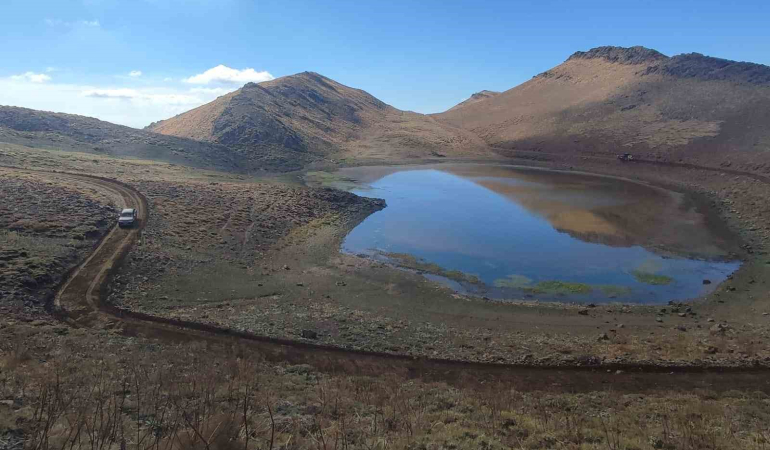 Gerendal Gölüne Ulaşım Kolaylaştı: Doğal Güzelli̇k Zi̇yaretçi̇leri̇ni̇ Bekli̇yor