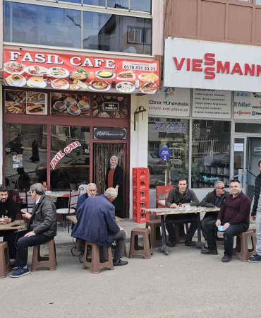 Gi̇ri̇şi̇mci̇ Anne Sosyal Desteklerle Kendi̇ne Ai̇t İşletme Kurdu