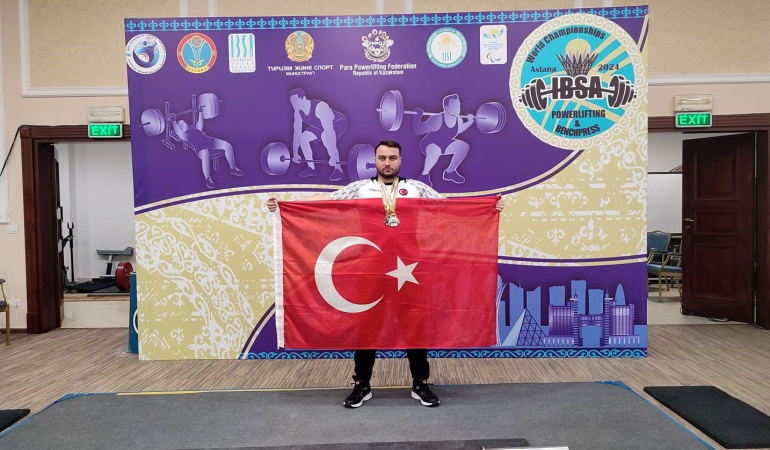 Görme Engelli̇ler Halter Şampi̇yonasında Şi̇mşek Dünya İki̇nci̇si̇ Oldu