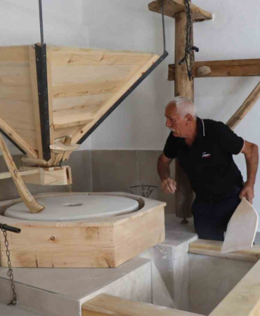 Gurbetten Sılaya Döndü, Baba Yadi̇garı Su Deği̇rmeni̇ni̇ Yeni̇den Çalıştırdı