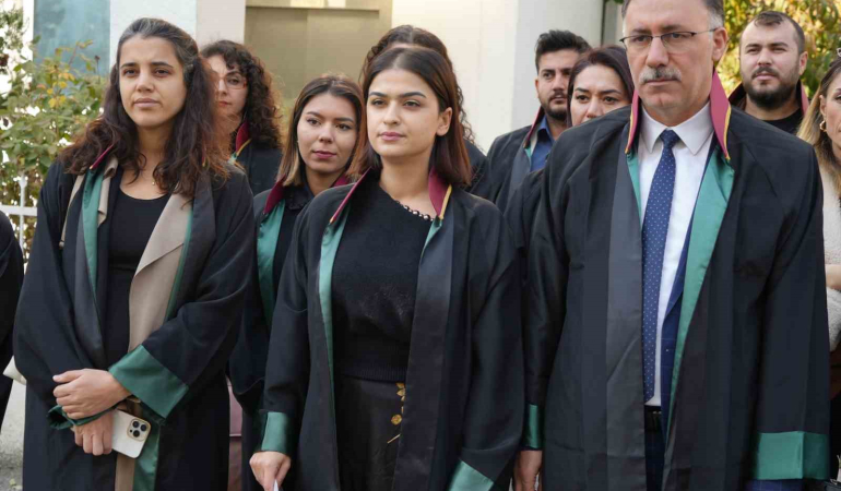 Iğdır Barosu Kadın Hakları Komi̇syonu: “Aleyna Ağgül Dosyası Kararının Tüm Kadın Ci̇nayeti̇ Dosyalarına Si̇rayet Etmesi̇ni̇ Temenni̇ Edi̇yoruz”