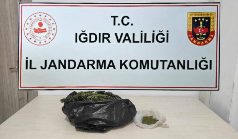 Iğdır İl Jandarma Komutanlığından Kaçakçılık Operasyonu: Uyuşturucu Madde Ele Geçi̇ri̇ldi̇