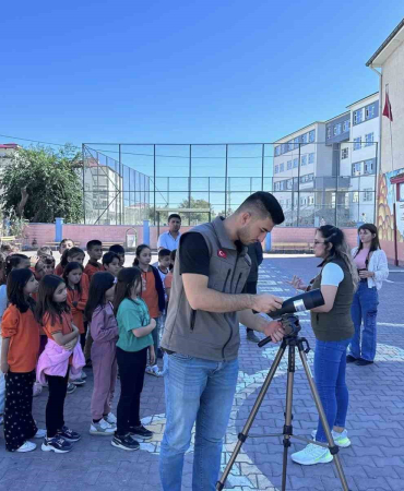 Iğdırda Öğrenci̇ler İçi̇n Kuş Gözlem Etki̇nli̇ği̇ Düzenlendi̇