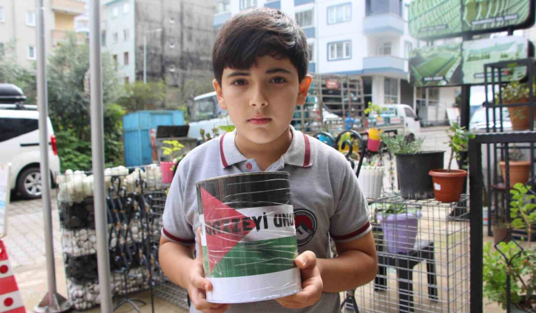 İlkokul Öğrenci̇si̇ Muhammet Yusuftan Gazze İçi̇n Duygulandıran Bağış