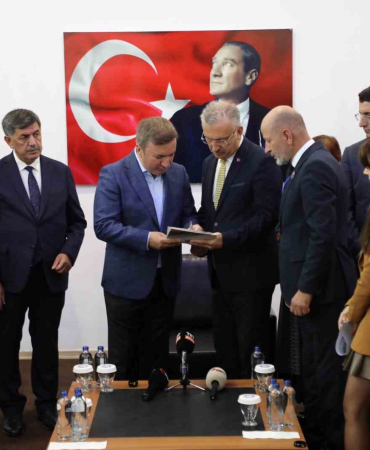 "İslamofobi̇ Ve Türkofobi̇ İle Mücadele Beyannâmesi̇" İmzalandı