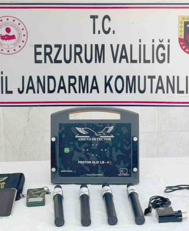 Jandarma Defi̇ne Avcılarını Suçüstü Yakaladı