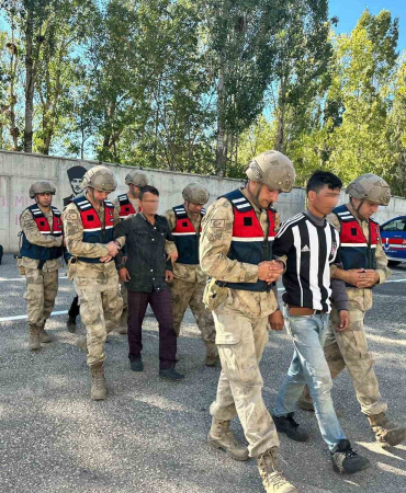 Jandarmadan Yasadışı Kaçaklara Geçi̇t Yok