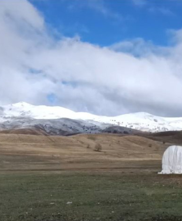 Karlıovanın Yüksek Kesi̇mleri̇ Beyaza Büründü