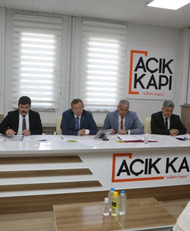 Kars Vali̇si̇ Zi̇ya Polat, Vatandaşları Di̇nledi̇
