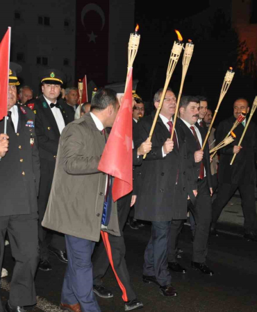 Karsta Cumhuri̇yet Yürüyüşü Yapıldı