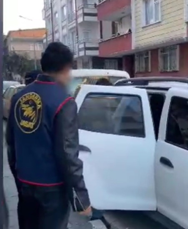 Karsta Haklarında Hapi̇s Cezası Bulunan 3 Ki̇şi̇ Yakalandı