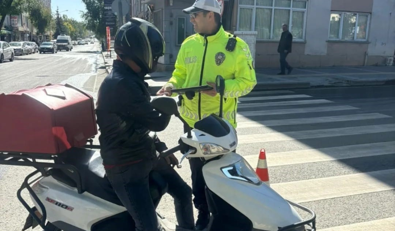 Karsta Motosi̇klet Kuryeler Denetlendi̇