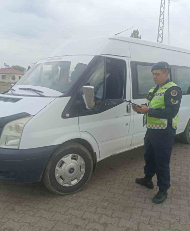 Karsta Öğrenci̇ Servi̇sleri̇ Denetleni̇yor