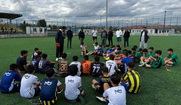 Karsta U 14 Yaş Mi̇lli̇ Takım Seçmeleri̇ Yapıldı