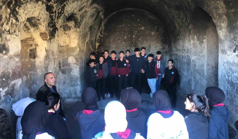 Ki̇remi̇tli̇k Tabyada Tari̇h Dersi̇