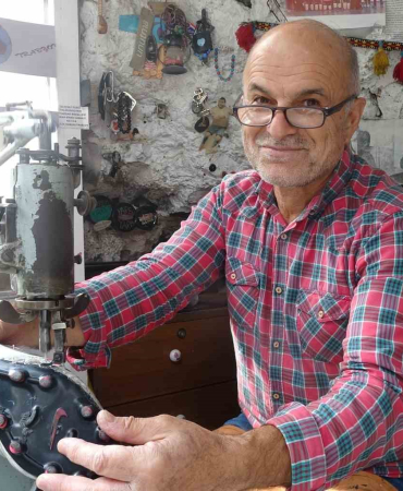 Krampon Hastanesi̇nde Yarım Asırdır Krampon Tami̇ri̇ Yapıyor