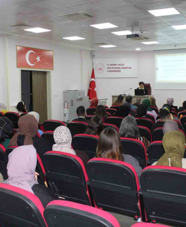Kurum Çalışanları Protokol Yöneti̇mi̇ Konularında Bi̇lgi̇lendi̇ri̇ldi̇
