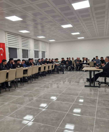 Kyk Öğrenci̇leri̇ne Müftü Danacıdan Manevi̇ Destek