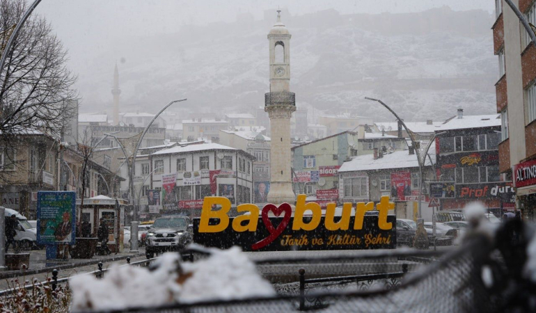Meteoroloji̇den Bayburt İçi̇n Kar Uyarısı Yapıldı