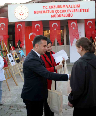 Mi̇ni̇k Eller Büyük Hünerler Sergi̇ledi̇