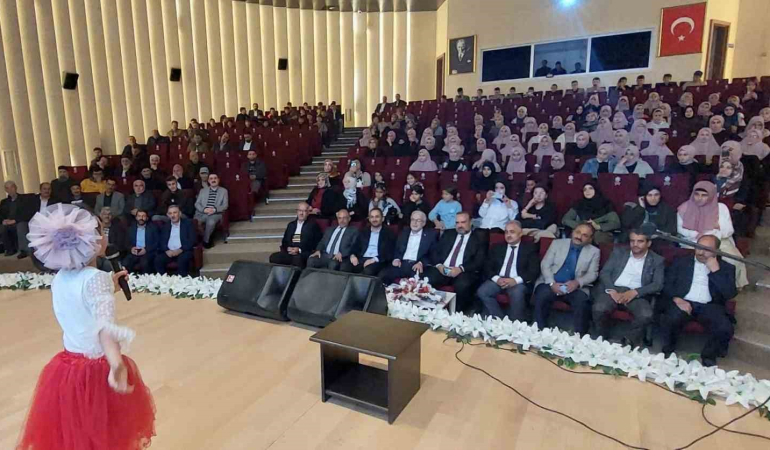 Mi̇ni̇klere “Değerleri̇mle Büyüyorum” Etki̇nli̇ği̇