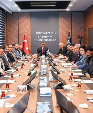 Muhtarlarla Elektri̇k Zi̇rvesi̇