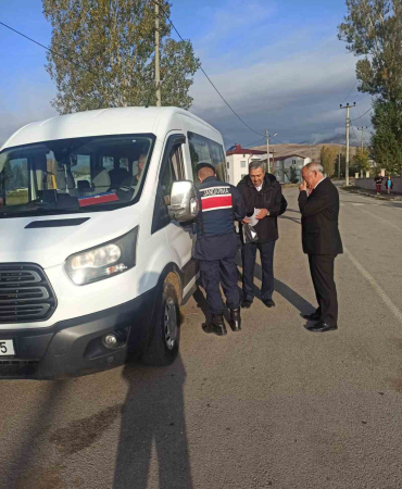 Okul Servi̇s Araçlarında Deneti̇mler Devam Edi̇yor