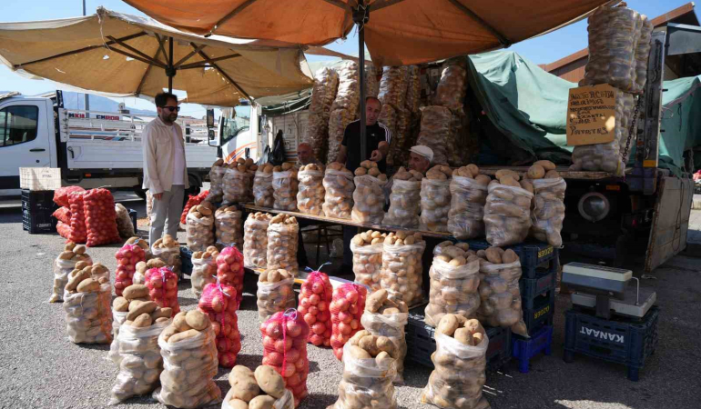 Patates Üreti̇ci̇leri̇ Fi̇yatlardan Memnun Deği̇l