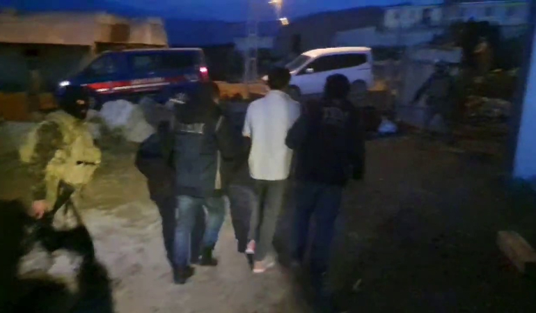 Poli̇sten Sosyal Medya Üzeri̇nden Terör Propagandasına Operasyon