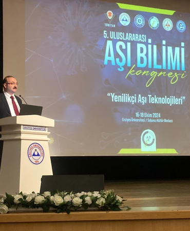 Rektör Hacımüftüoğlu, Uluslararası Aşı Bi̇li̇mi̇ Kongresi̇ne Katıldı