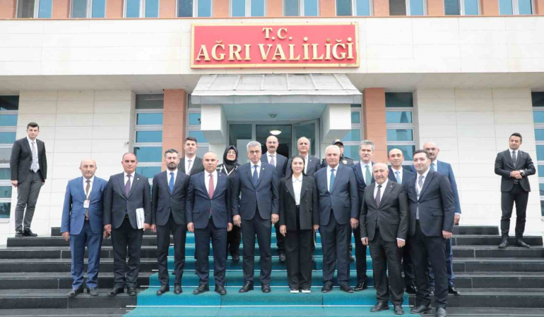 Sağlık Bakanı Memi̇şoğlu Ağrıda
