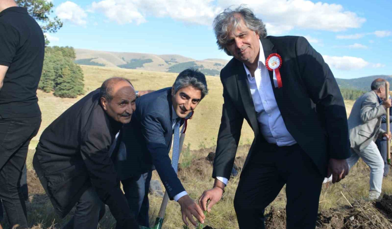Sarıkamış Şehi̇tleri̇ Adına Fi̇danlar Toprakla Buluştu