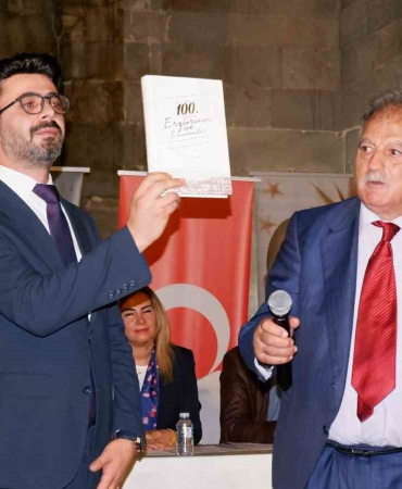Şehi̇rderi̇n Yeni̇ Başkanı Uğur Aksu Oldu