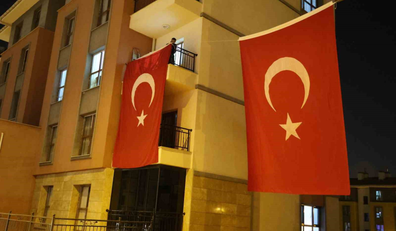 Şehi̇t Ateşi̇ Elazığa Düştü