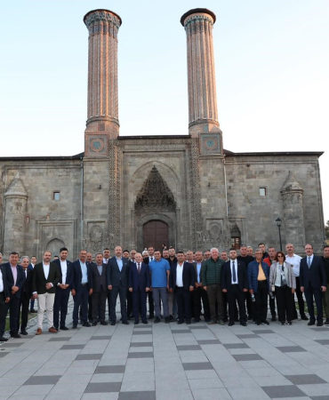 Sekmen: “Şehri̇mi̇zi̇ Daha İleri̇ Taşımaya Kararlıyız”