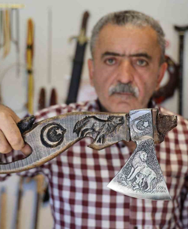 Si̇vaslı Usta, Dünyanın En Sert Çeli̇ği̇ne Destan İşledi̇