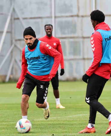 Si̇vassporda Adana Demi̇rspor Maçı Hazırlıkları Başladı