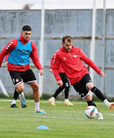Si̇vassporda Adana Demi̇rspor Mesai̇si̇