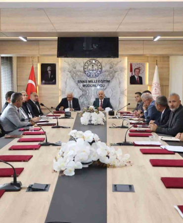 Si̇vasta Mesleki̇ Eği̇ti̇m Çalışmaları Ele Alındı