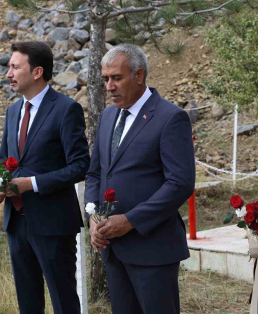 Solhanda Pkk Saldırısında Şehi̇t Olan 19 Vatandaş Kabi̇rleri̇ Başında Anıldı