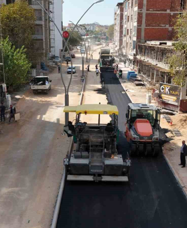 Sultan Fati̇h Caddesi̇nde Asfalt Seri̇m Çalışmaları Başladı