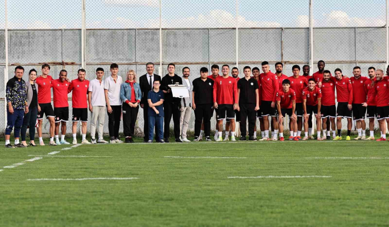 Teknokent Koleji̇ Öğrenci̇leri̇nden Yi̇ği̇dolara Moral Zi̇yareti̇