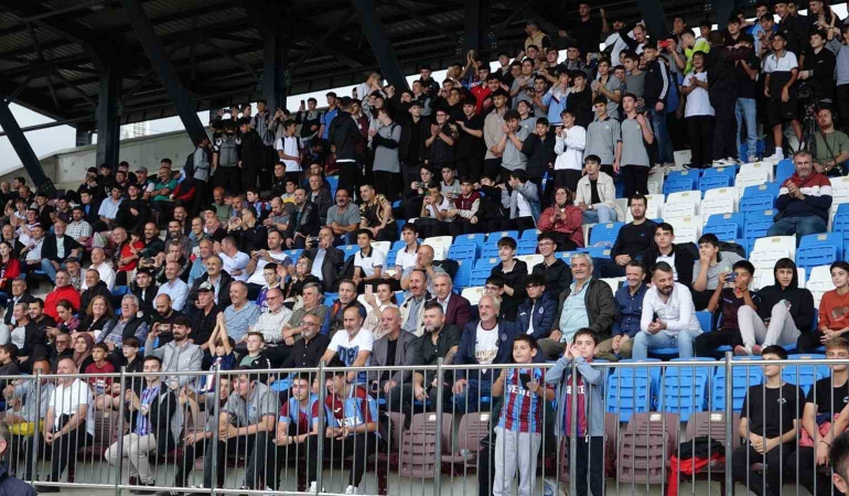 Trabzonda “Efsanelerle Yeni̇den” Futbol Turnuvası