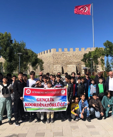 Trabzonlu Öğrenci̇ler Erzurumda Enerji̇ Depoladı