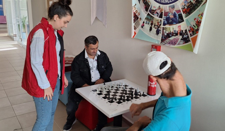 Tunceli̇de Engelli̇lere Yöneli̇k Satranç Turnuvası